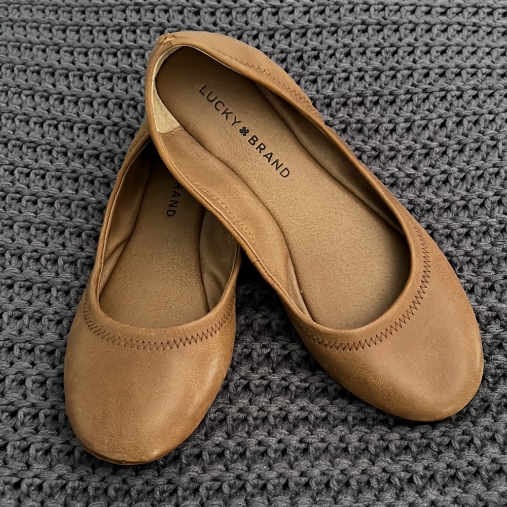 Lucky Brand Emmie flats in brown size 7M